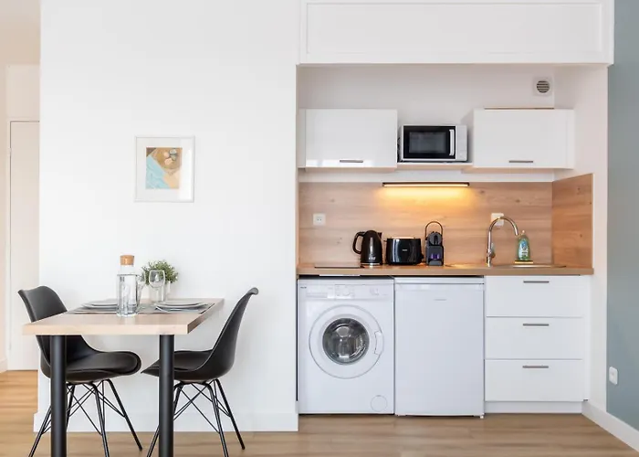 Close To The City Centre - Appartment Confortable